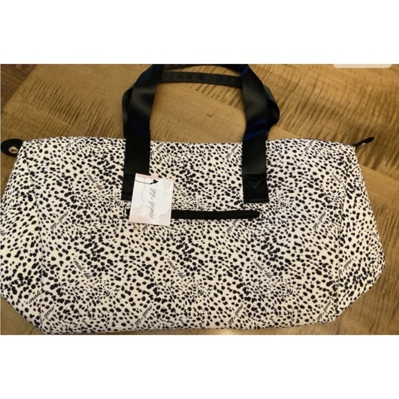 Chic Mali + Lili Black and Cream Textured Tote Bag - Picture 6 of 8